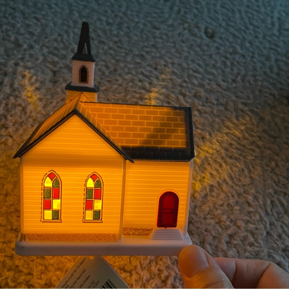 Christmas Cobblestone‎ Corners Set of 5 winter village miniatures Buildings NWT